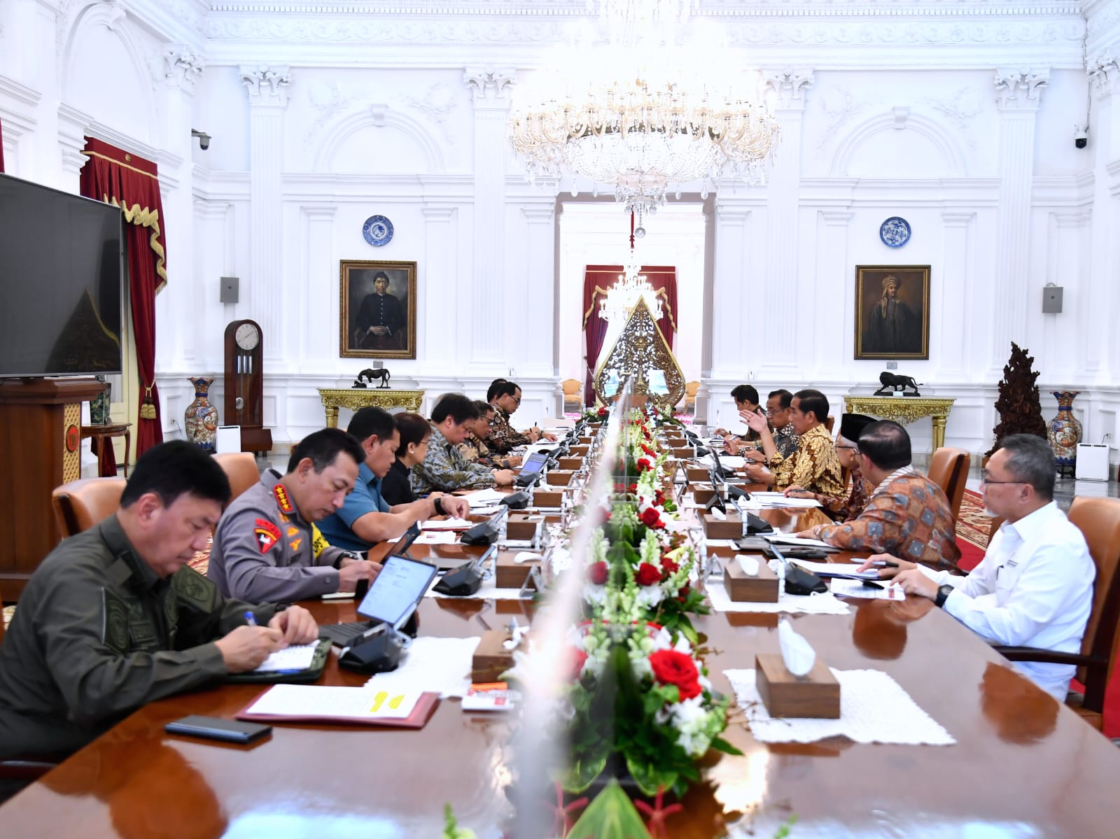 Presiden Jokowi Pimpin Ratas Persiapan KTT Ke-42 ASEAN