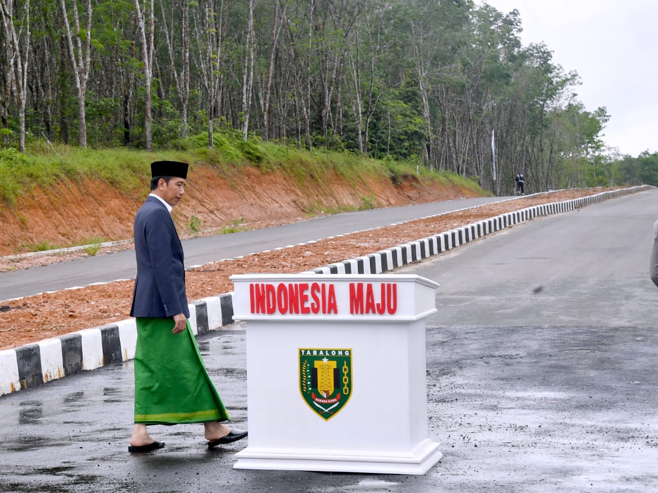 Presiden Jokowi Resmikan Jalan Nan Sarunai Kabupaten Tabalong