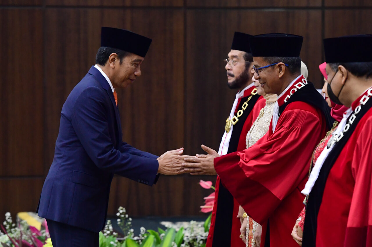 Presiden Jokowi Saksikan Pengambilan Sumpah Ketua dan Wakil Ketua MK 2023-2028