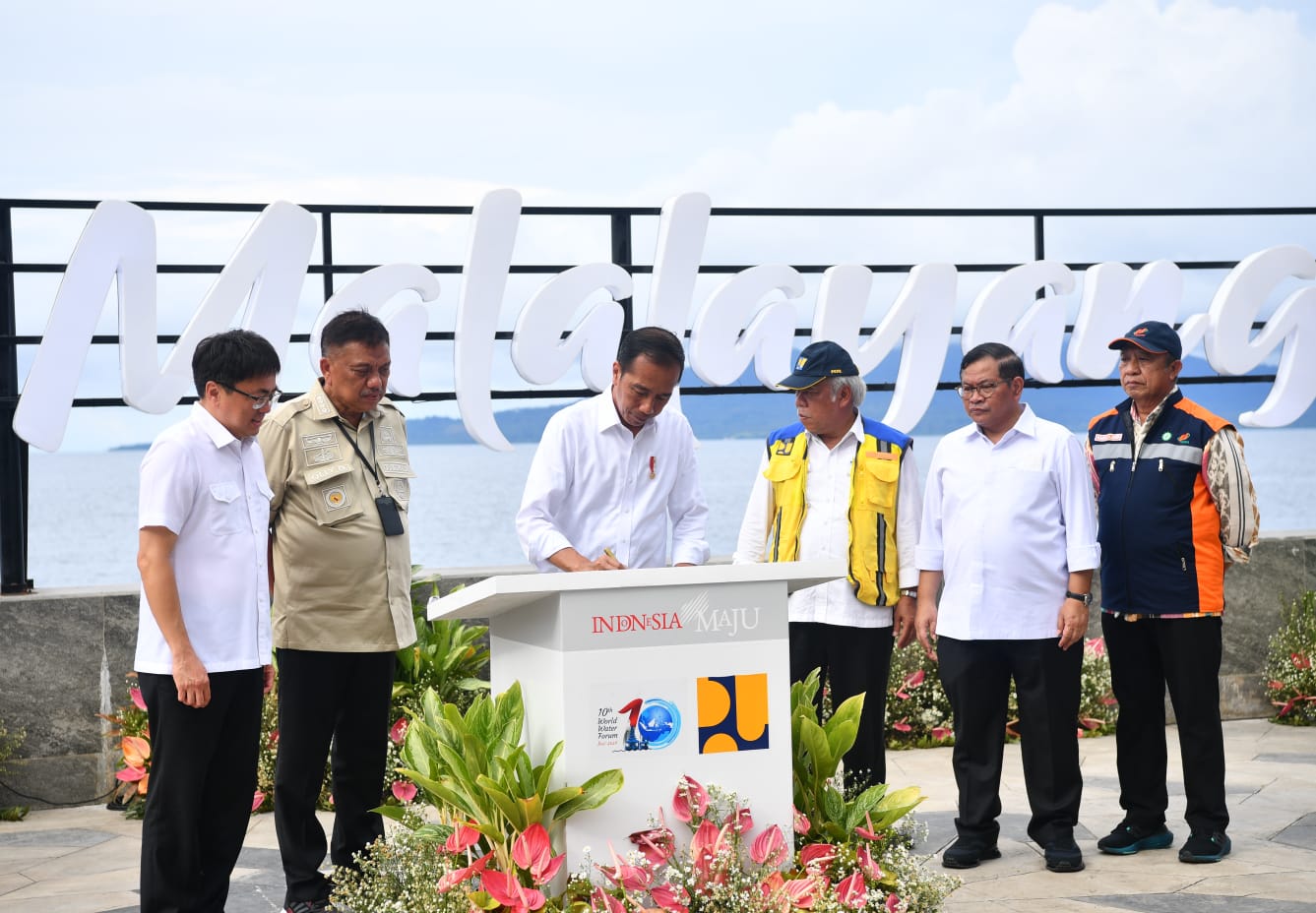 Presiden Resmikan Penataan Kawasan Pantai Malalayang dan Ecotourism Village Bunaken