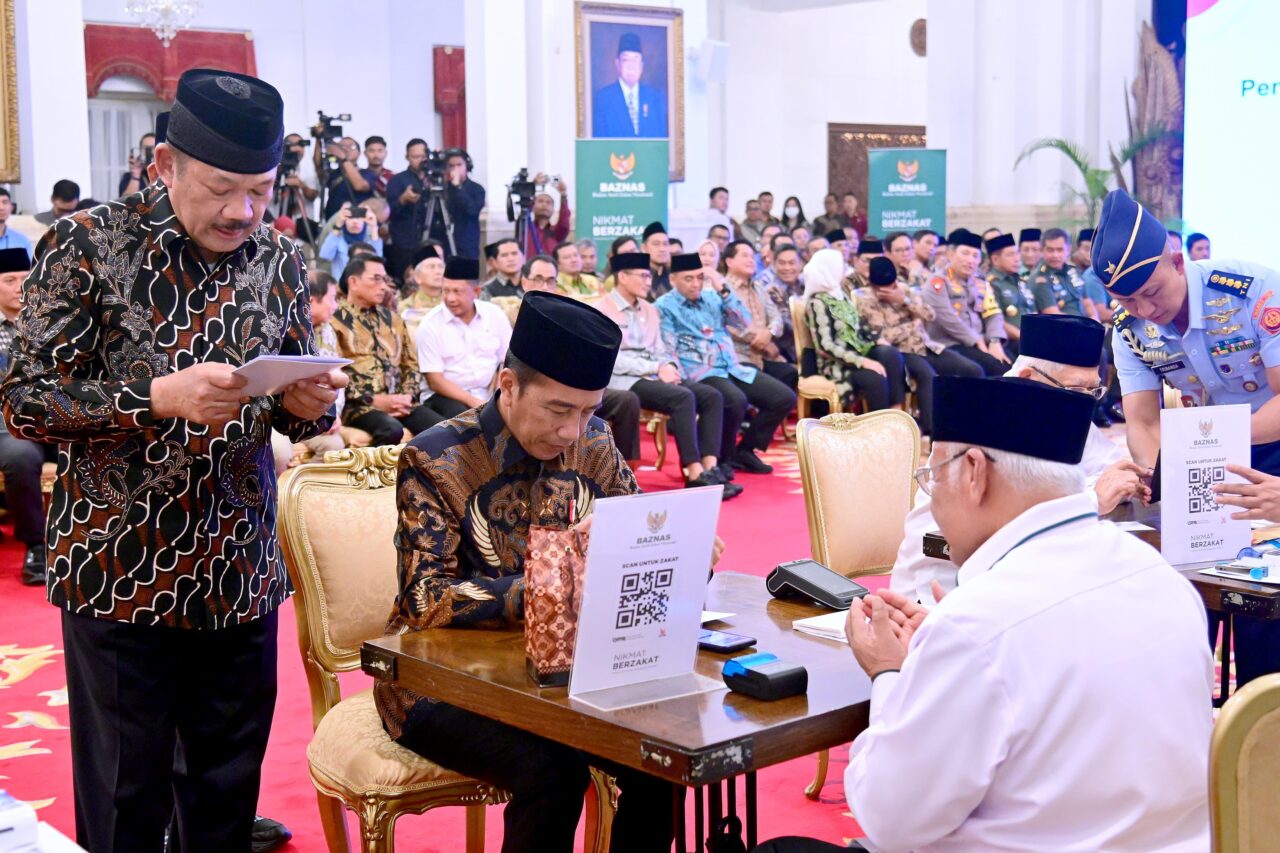 Serahkan Zakat ke Baznas, Presiden Jokowi Harap Disalurkan Tepat Sasaran