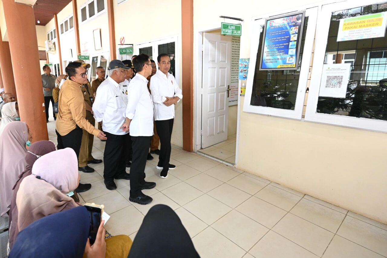 Presiden Jokowi Tinjau RSUD Sibuhuan, Pastikan Pelayanan Kesehatan Optimal