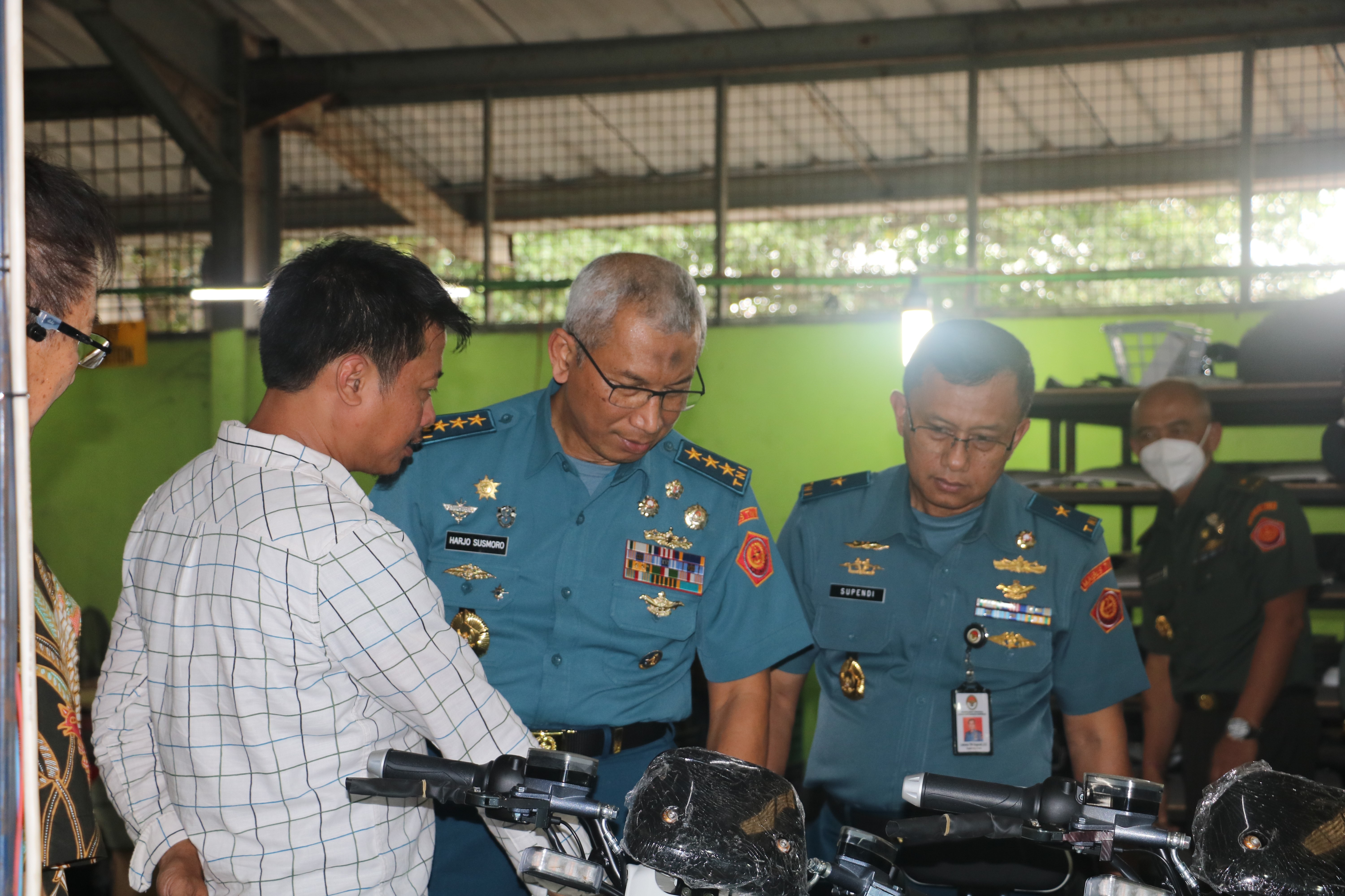 Dukung Perkembangan Industri Motor Listrik, Sesjen Wantannas Kunjungi PT. Juara Bike