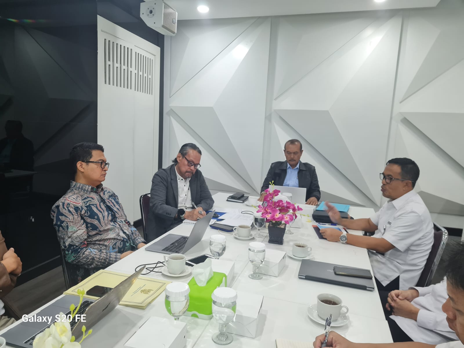 Kebandepan Lingstraint Dejiandra Selenggarakan Round Table Discussion Upaya Mengatasi Praktik Predatory